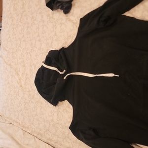 Lightweight open shoulders sweatshirt